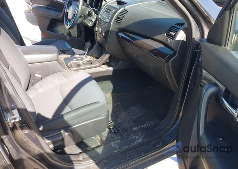 2011 Kia Sorento Lx z USA, uszkodzony, nr VIN 5XYKT3A16BG085402